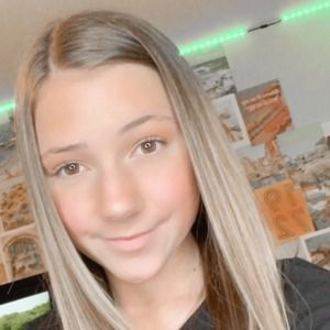 Meet your Posher, Madalene